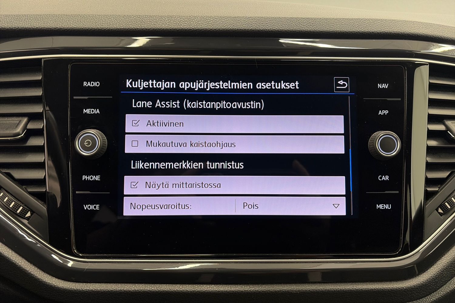 Volkswagen T-Roc vaihtoauto