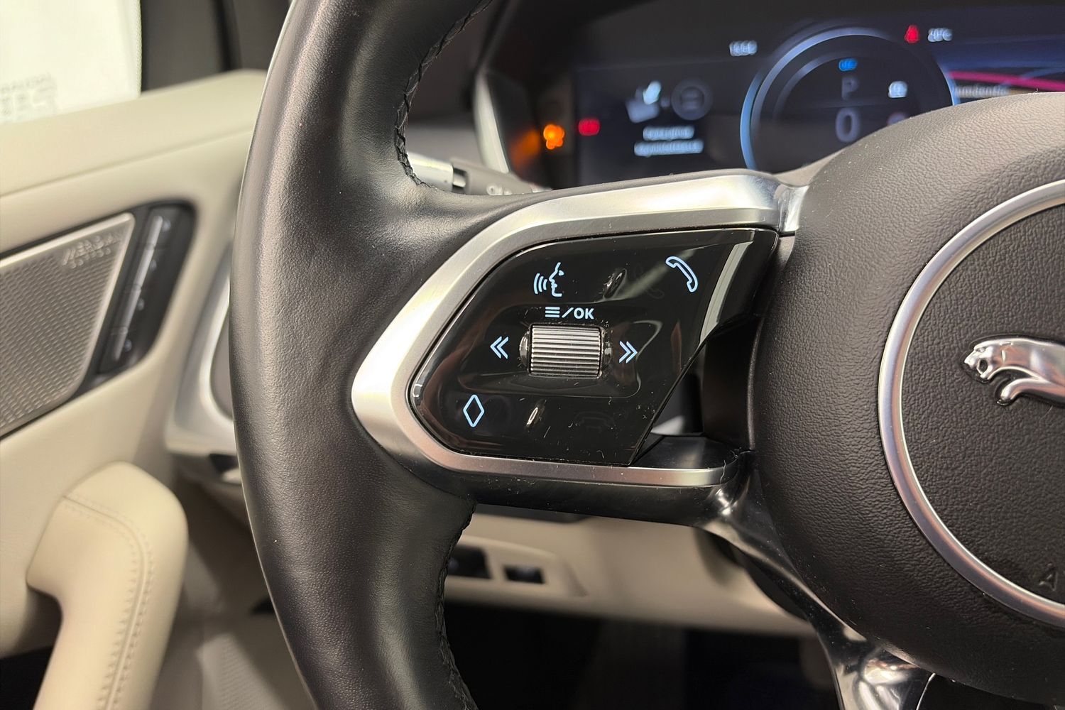 Jaguar I-PACE vaihtoauto