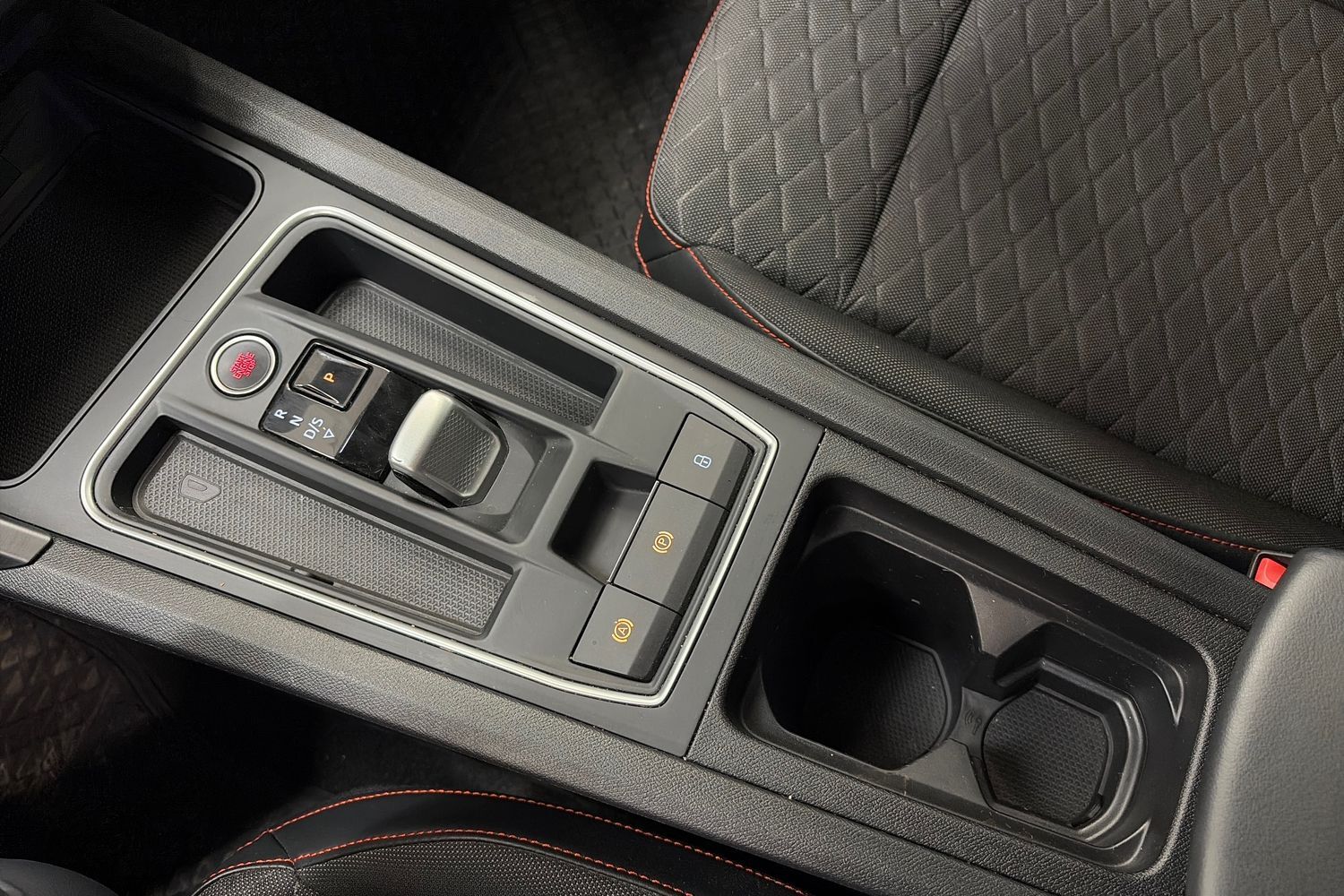 SEAT Leon Sportstourer vaihtoauto