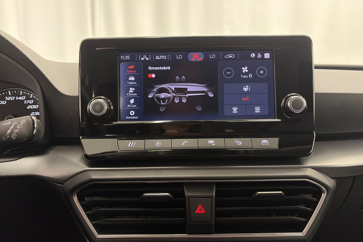 SEAT Leon Sportstourer vaihtoauto