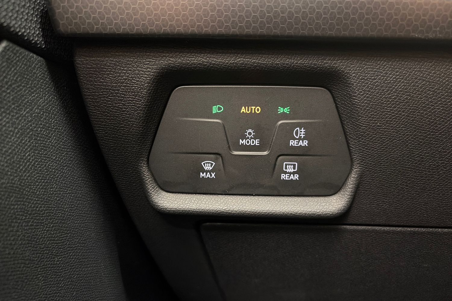 SEAT Leon Sportstourer vaihtoauto