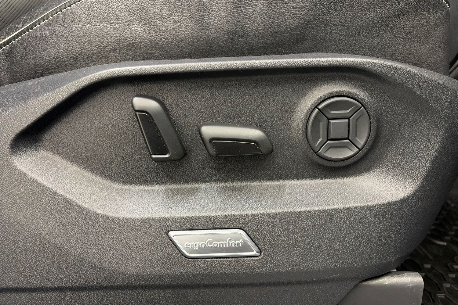 Volkswagen Touareg vaihtoauto