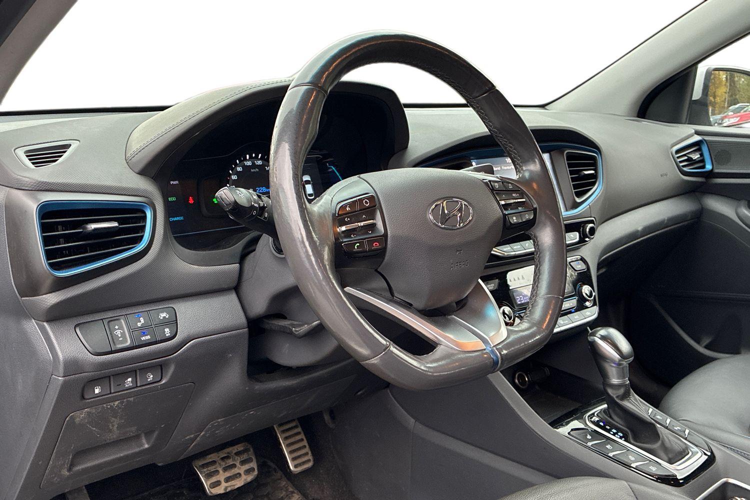 Hyundai IONIQ plug-in vaihtoauto