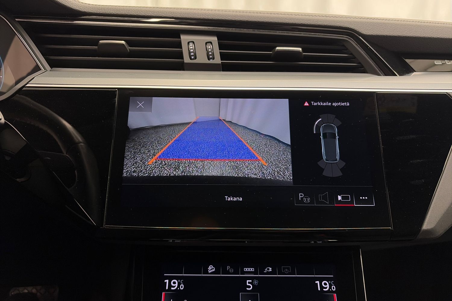 Audi Q8 e-tron vaihtoauto