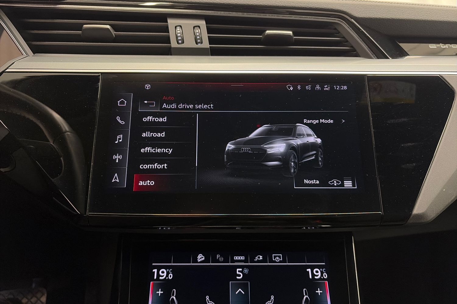 Audi Q8 e-tron vaihtoauto