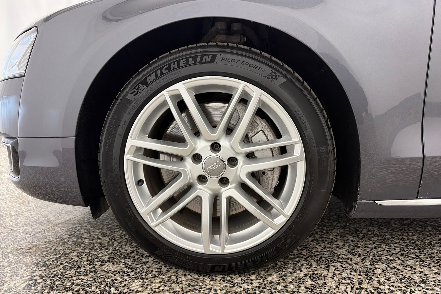 Audi A8 vaihtoauto