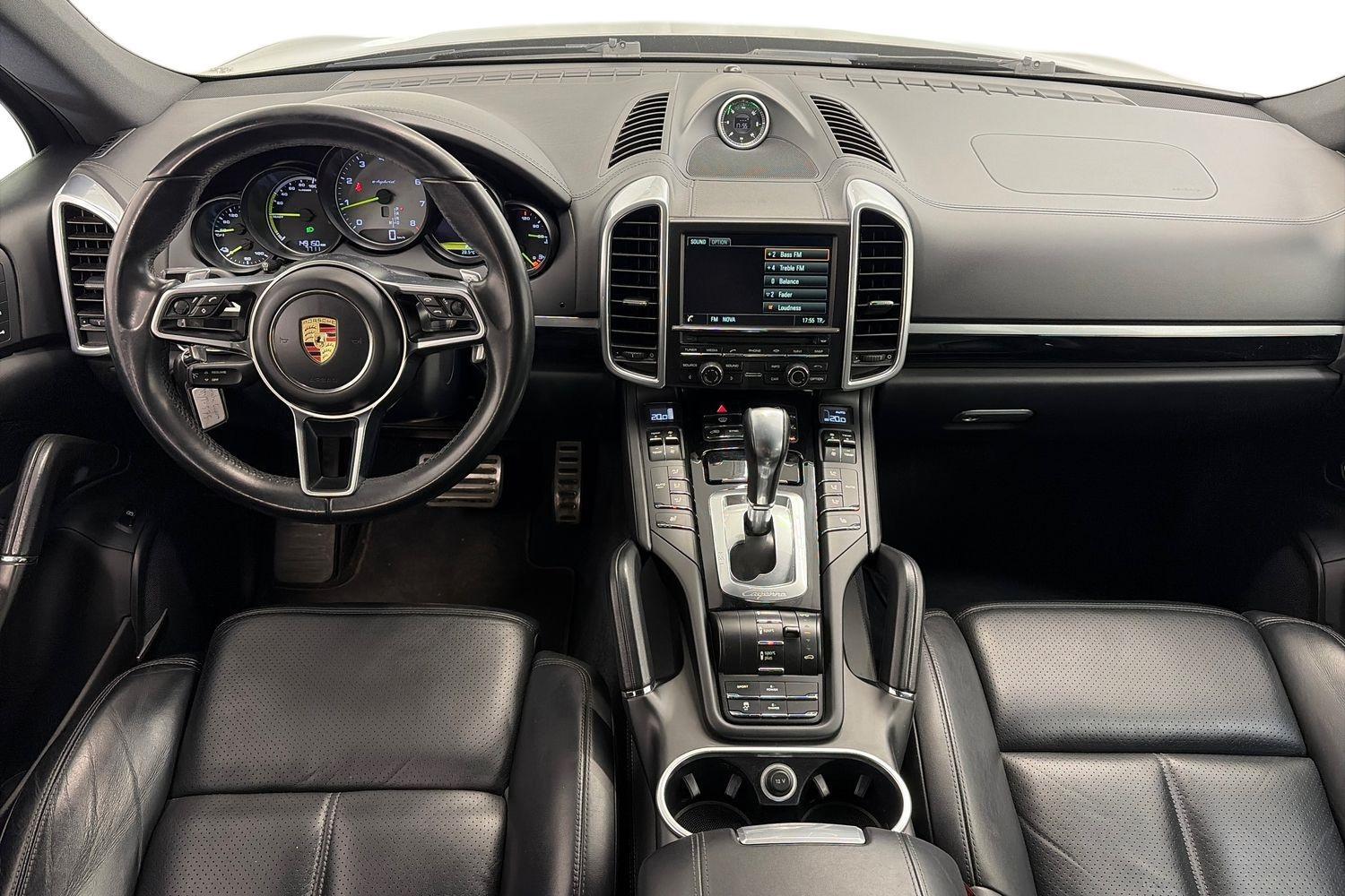 Porsche Cayenne vaihtoauto