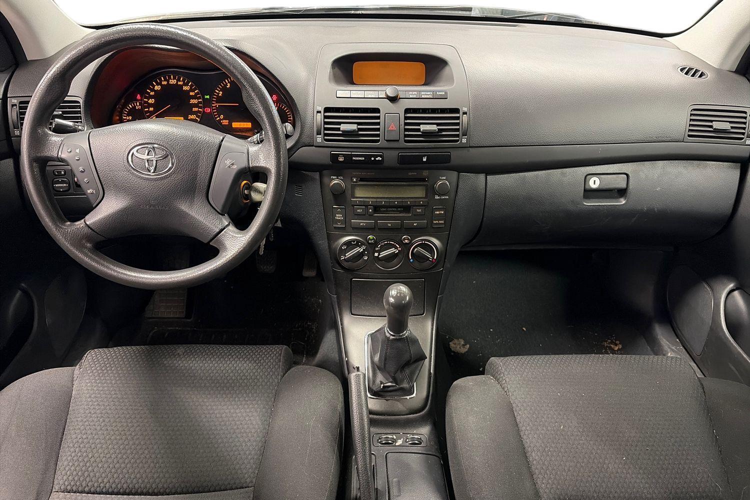 Toyota Avensis vaihtoauto