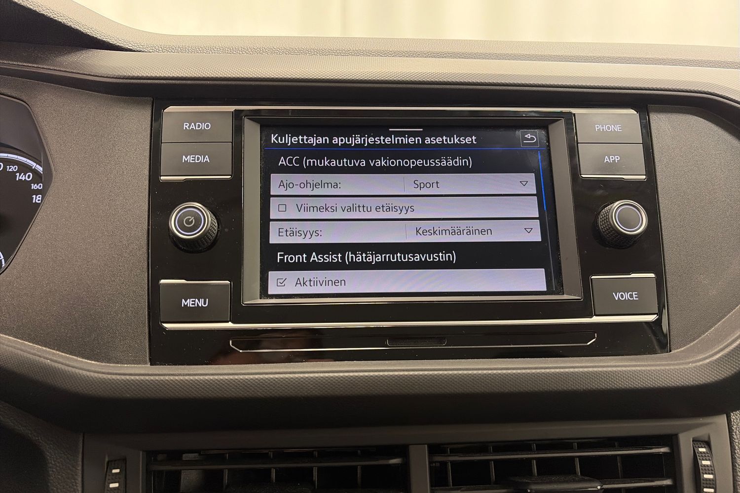 Volkswagen T-Cross vaihtoauto