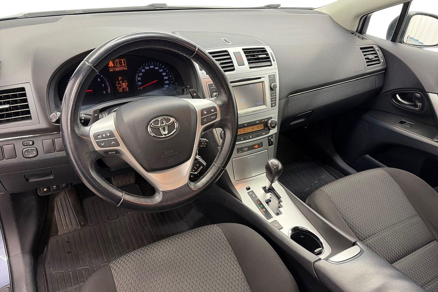 Toyota Avensis vaihtoauto