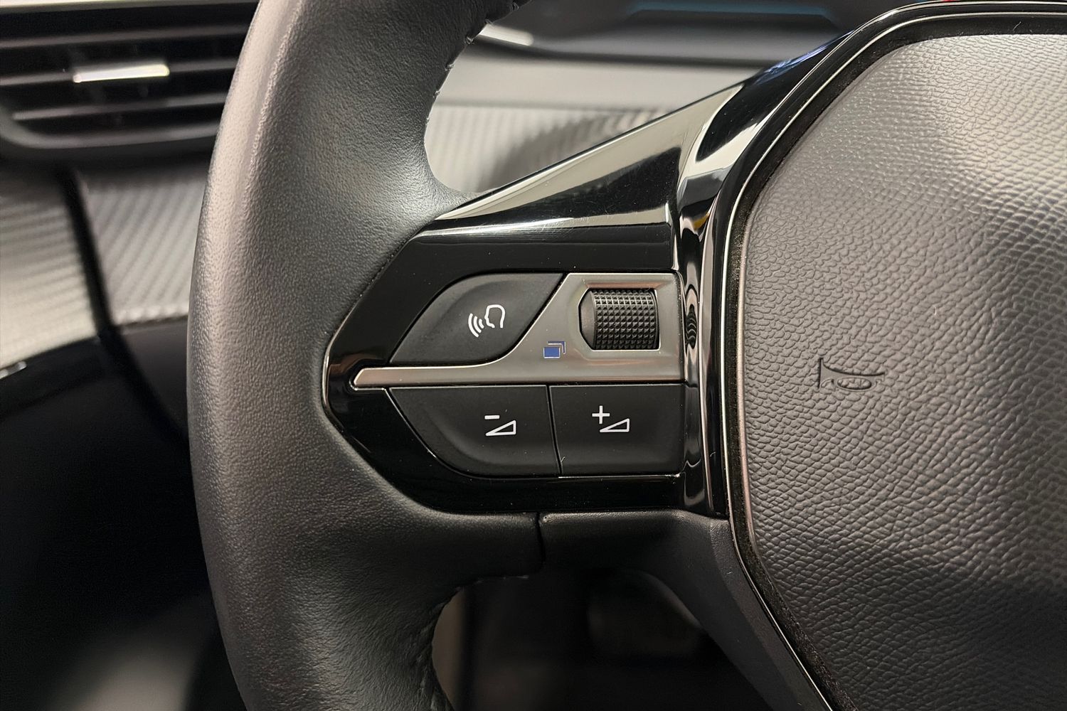 Peugeot e-208 vaihtoauto
