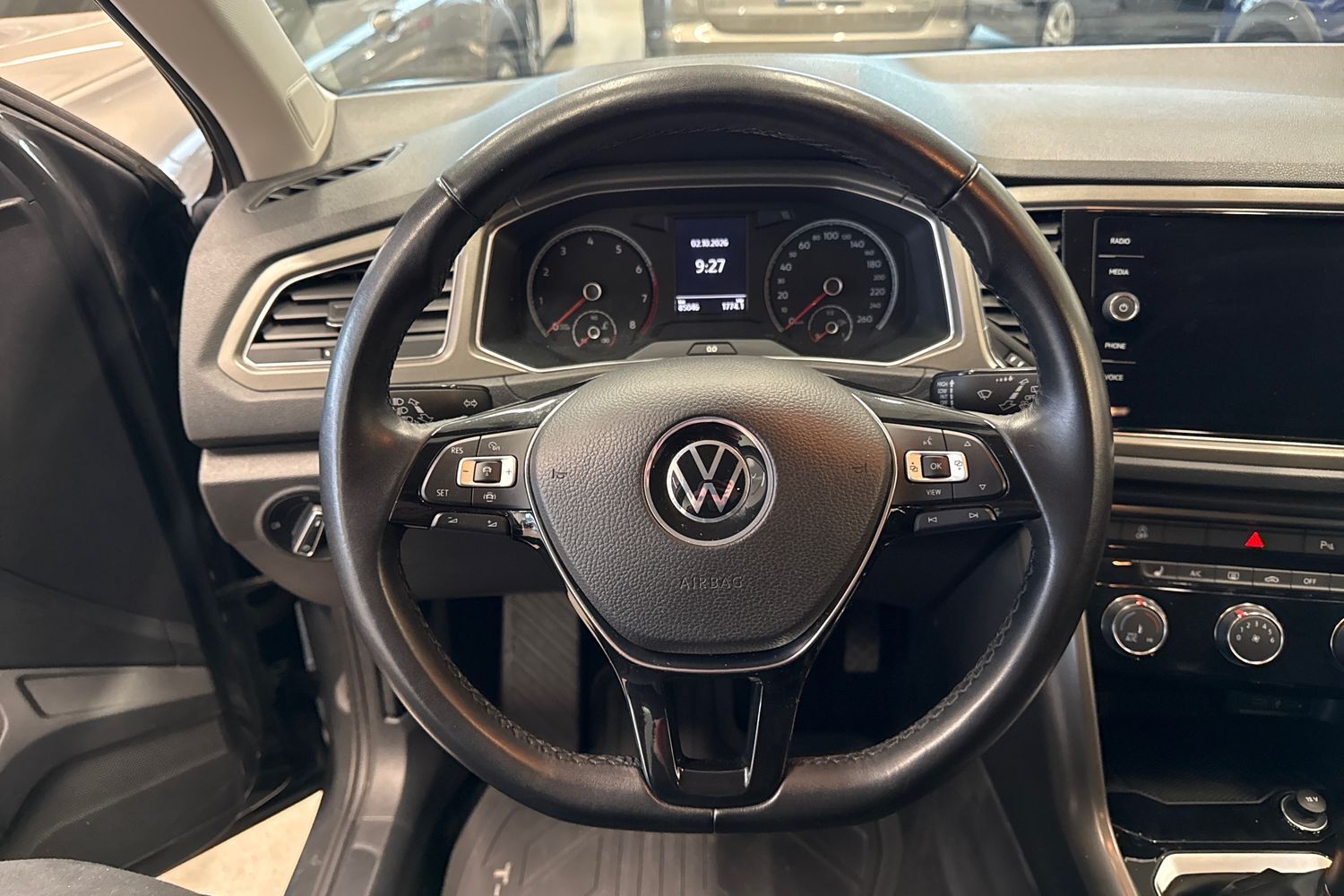 Volkswagen T-Roc vaihtoauto