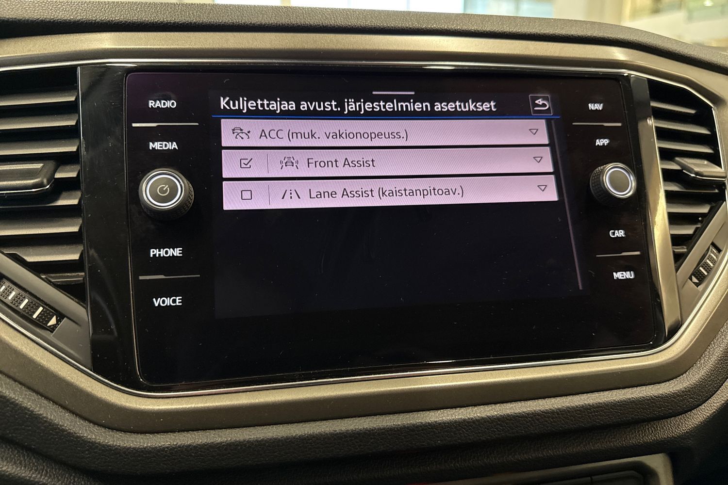 Volkswagen T-Roc vaihtoauto