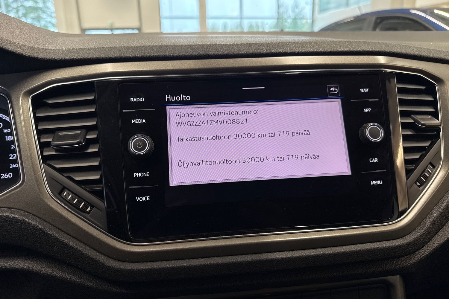 Volkswagen T-Roc vaihtoauto