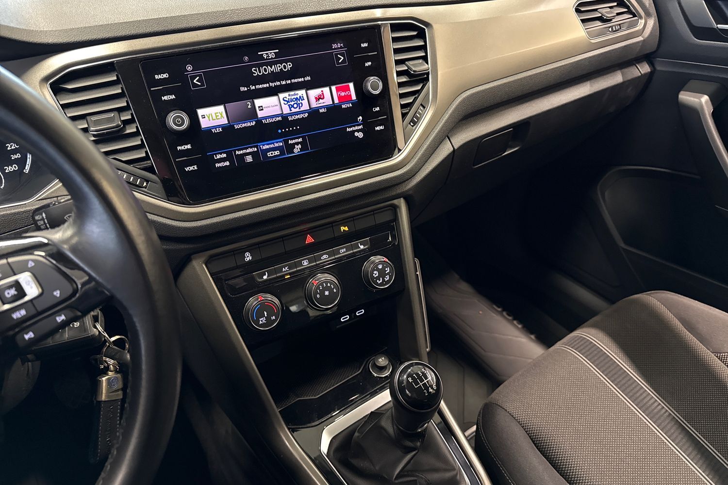 Volkswagen T-Roc vaihtoauto