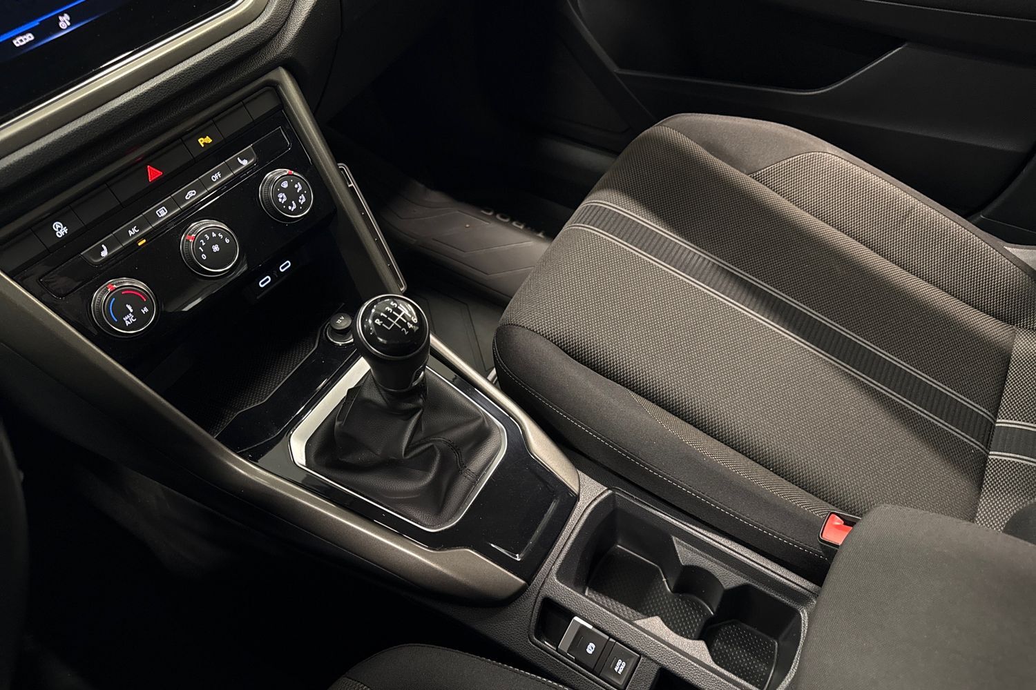 Volkswagen T-Roc vaihtoauto