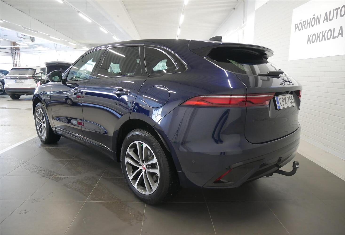 Jaguar F-PACE vaihtoauto