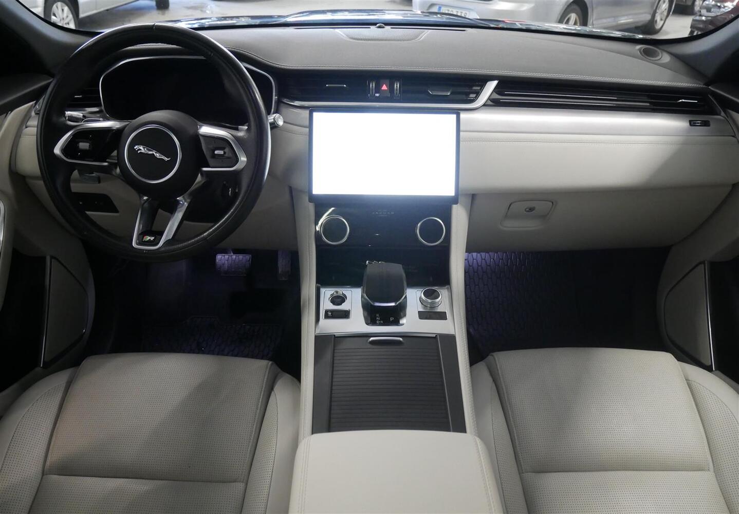 Jaguar F-PACE vaihtoauto