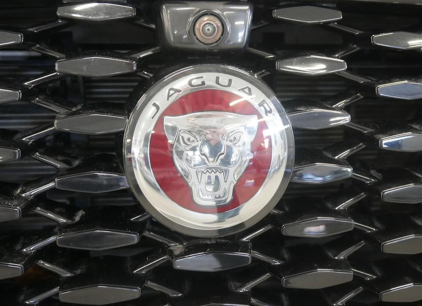 Jaguar F-PACE vaihtoauto