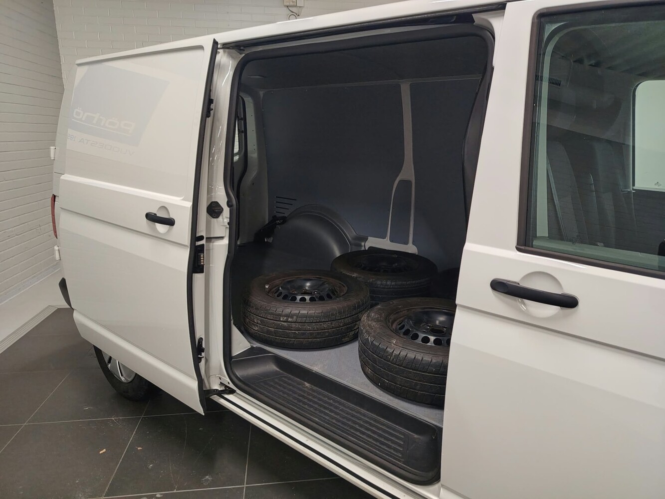 Volkswagen Transporter vaihtoauto
