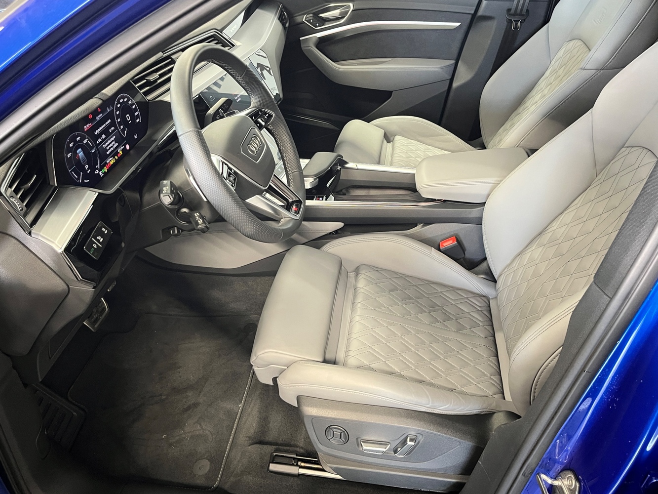 Audi Q8 e-tron vaihtoauto