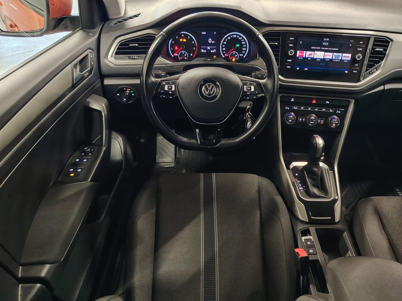 Volkswagen T-Roc vaihtoauto