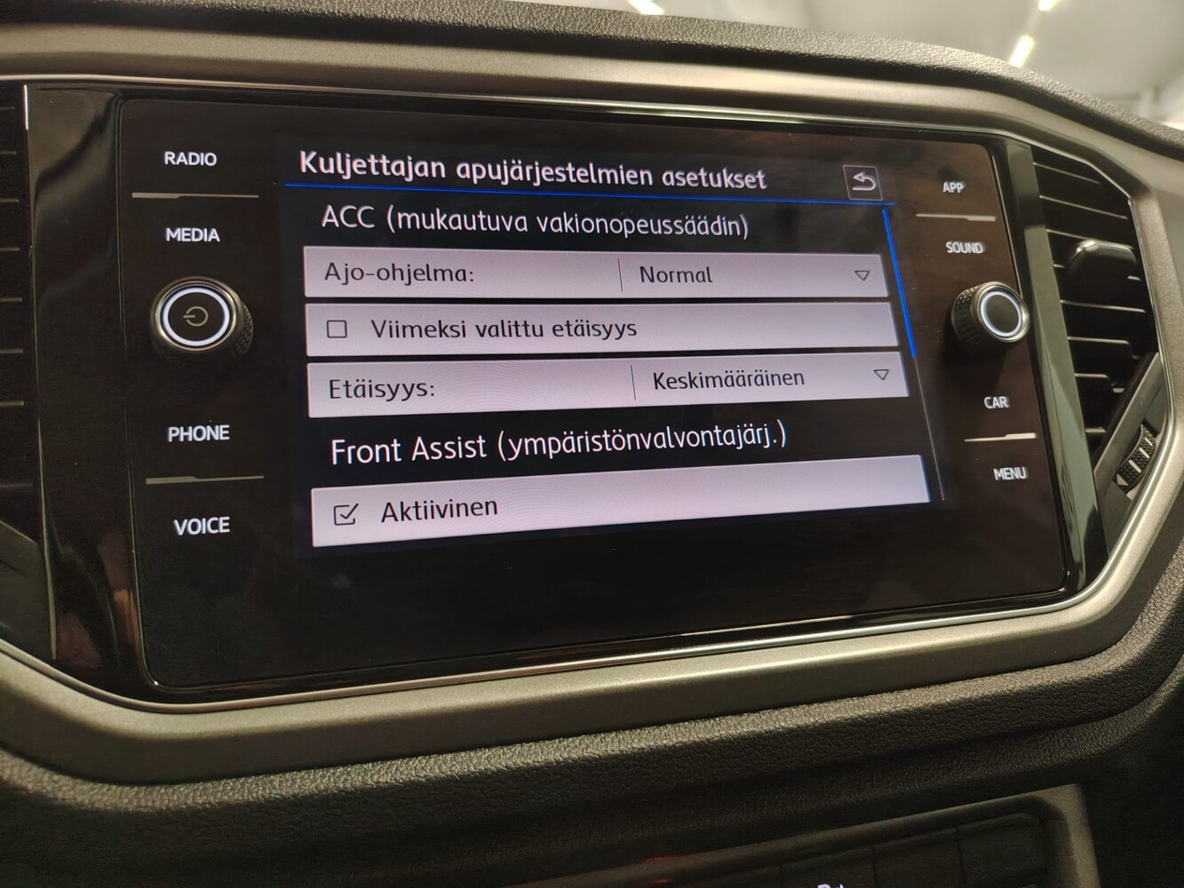 Volkswagen T-Roc vaihtoauto