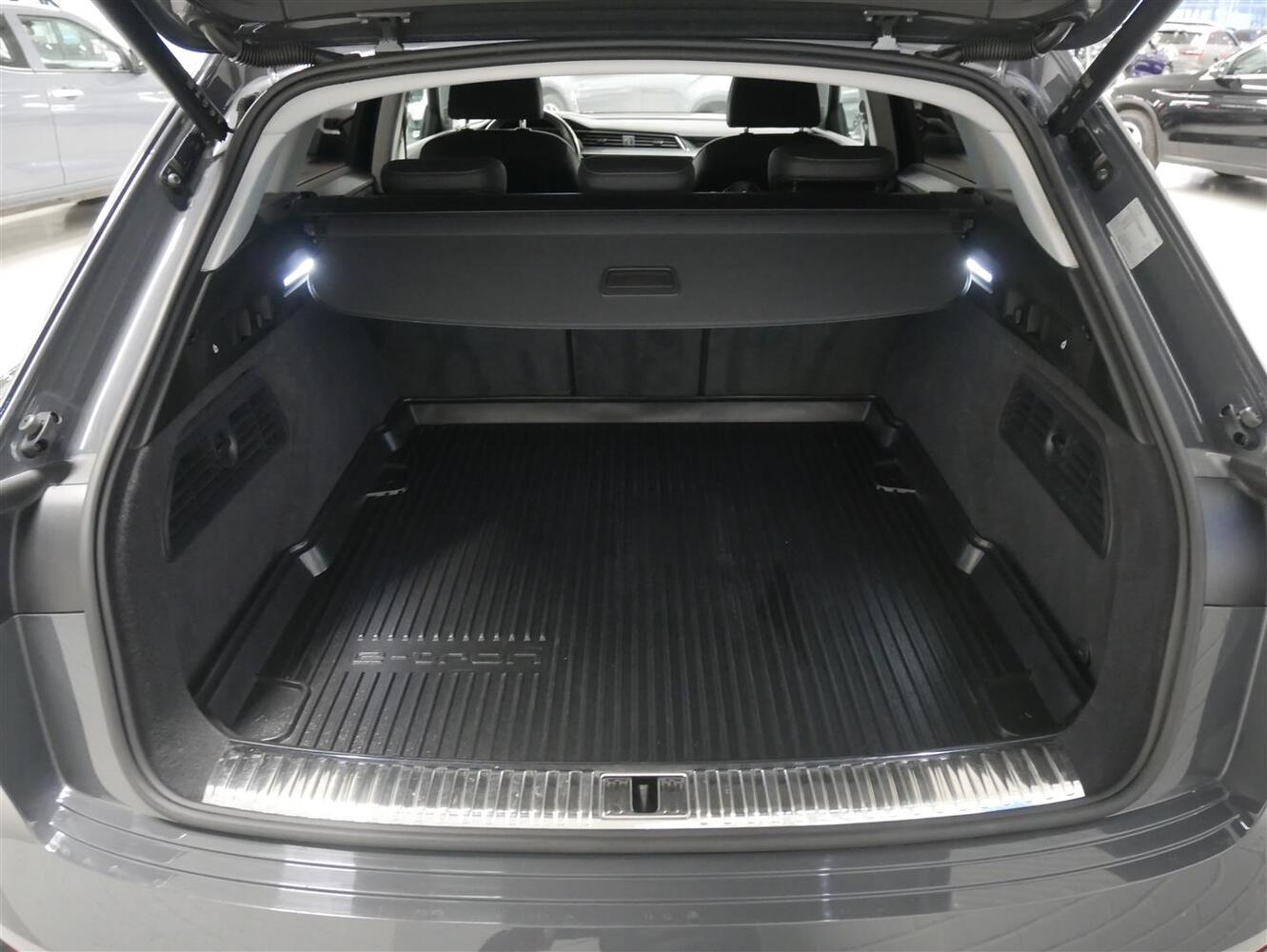 Audi Q8 e-tron vaihtoauto