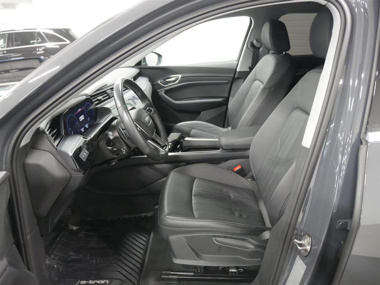 Audi Q8 e-tron vaihtoauto