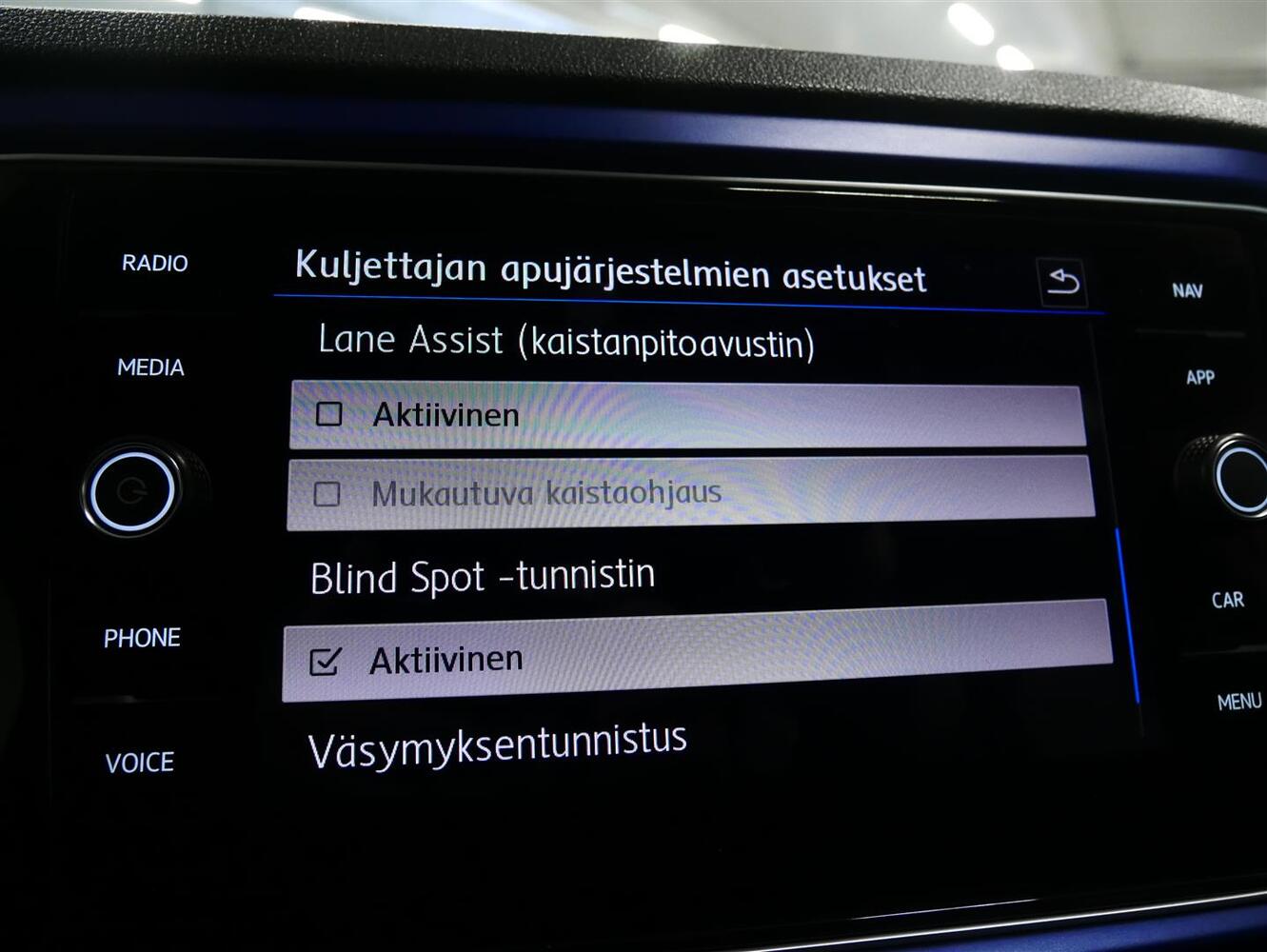 Volkswagen T-Roc vaihtoauto