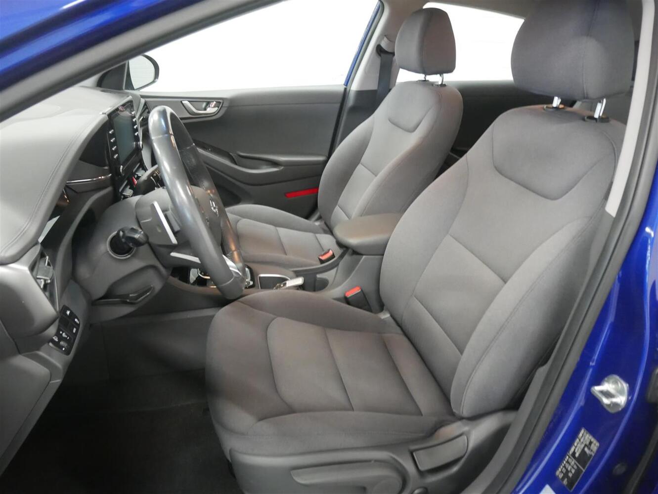 Hyundai IONIQ hybrid vaihtoauto