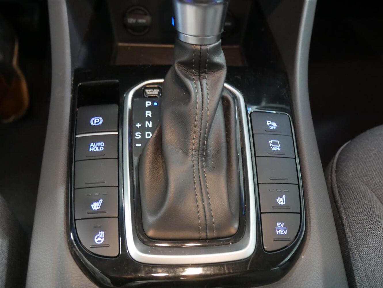Hyundai IONIQ hybrid vaihtoauto