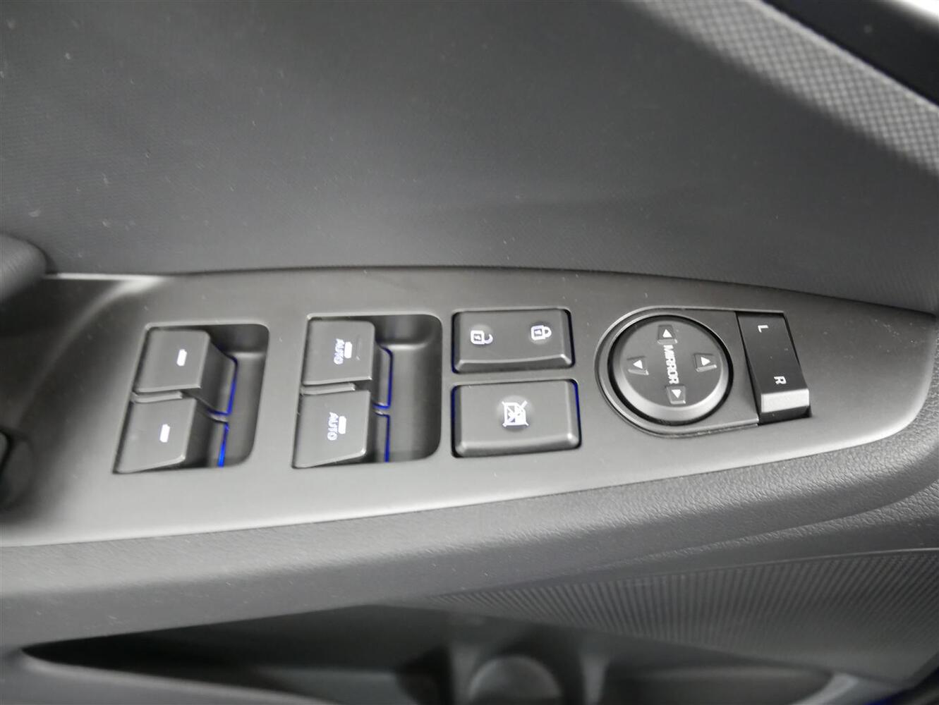 Hyundai IONIQ hybrid vaihtoauto
