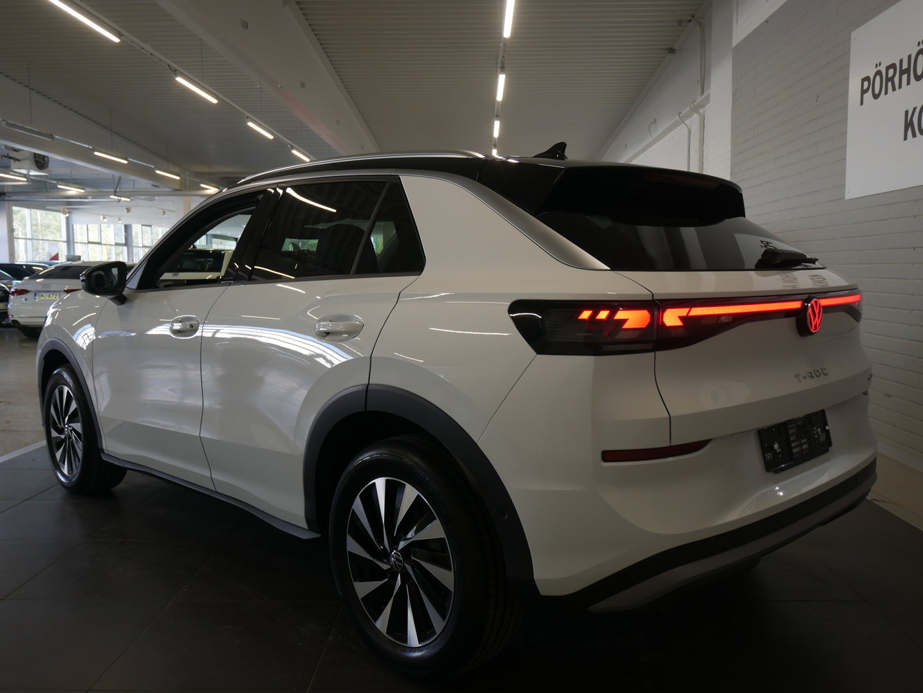 Volkswagen T-Roc vaihtoauto