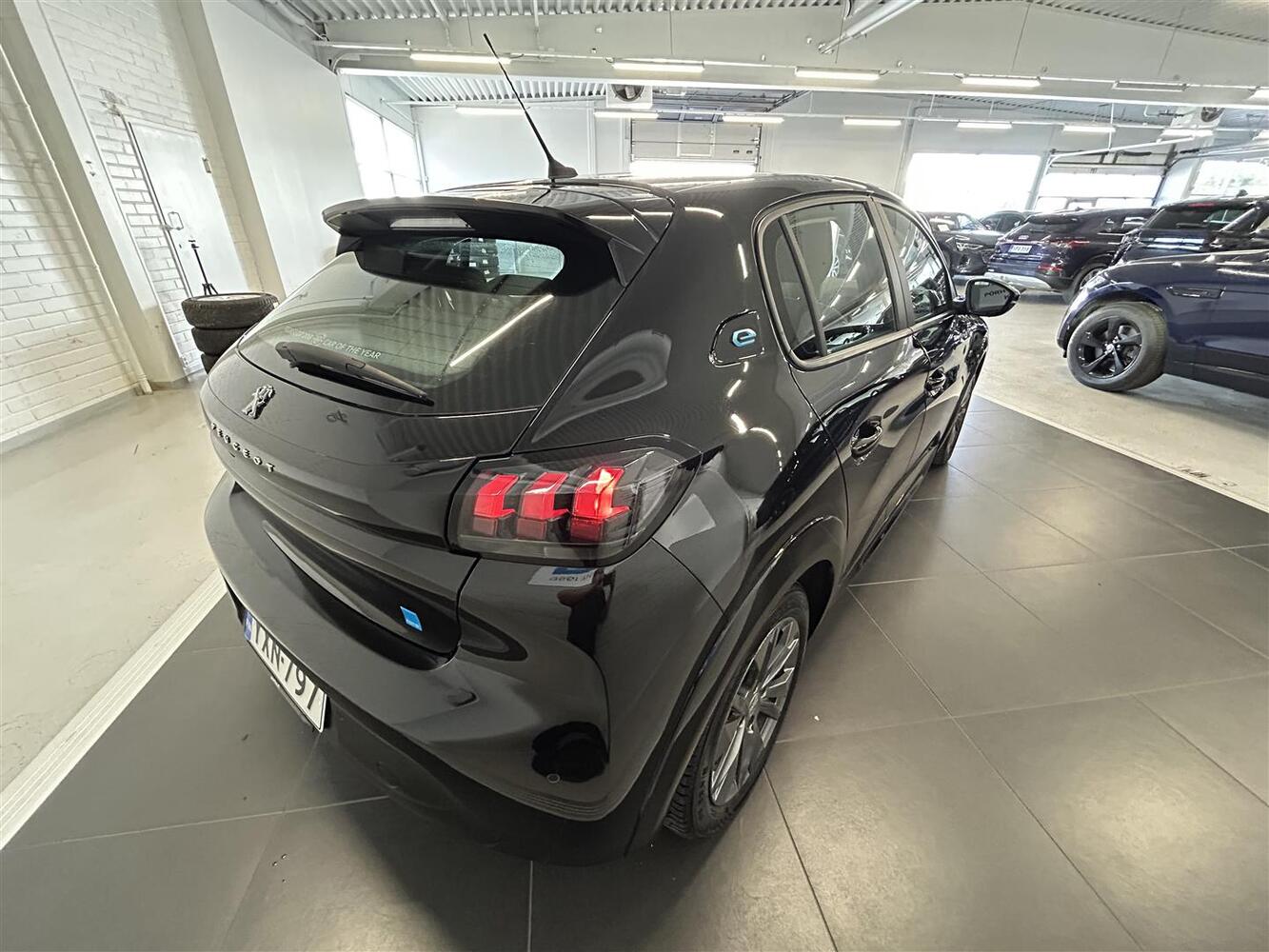 Peugeot e-208 vaihtoauto