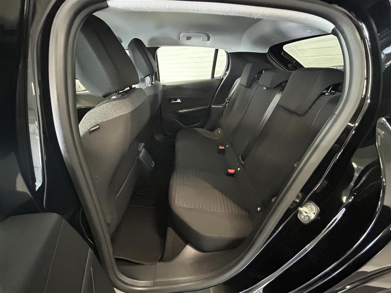 Peugeot e-208 vaihtoauto