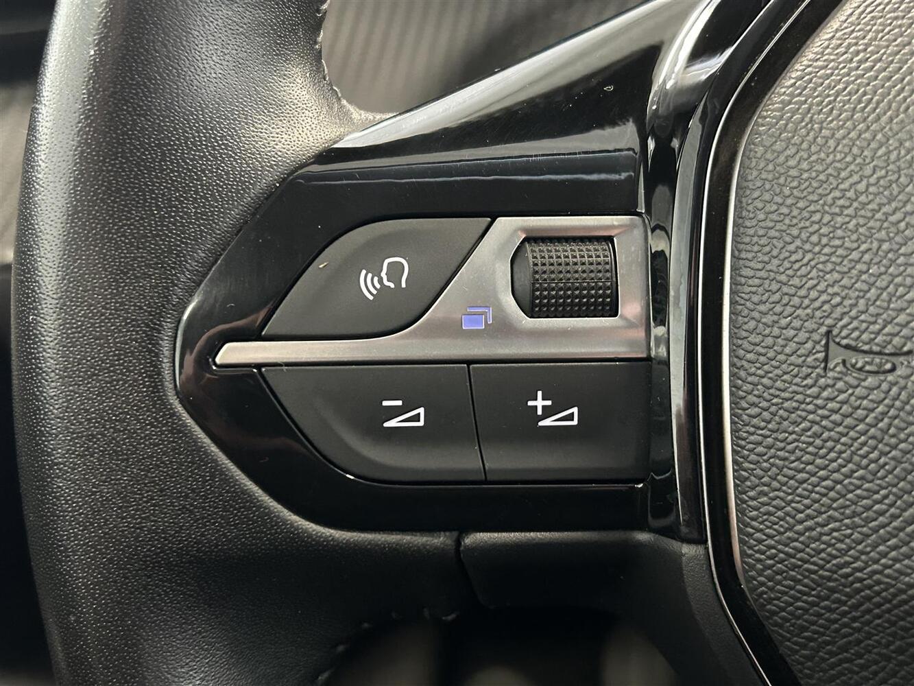 Peugeot e-208 vaihtoauto