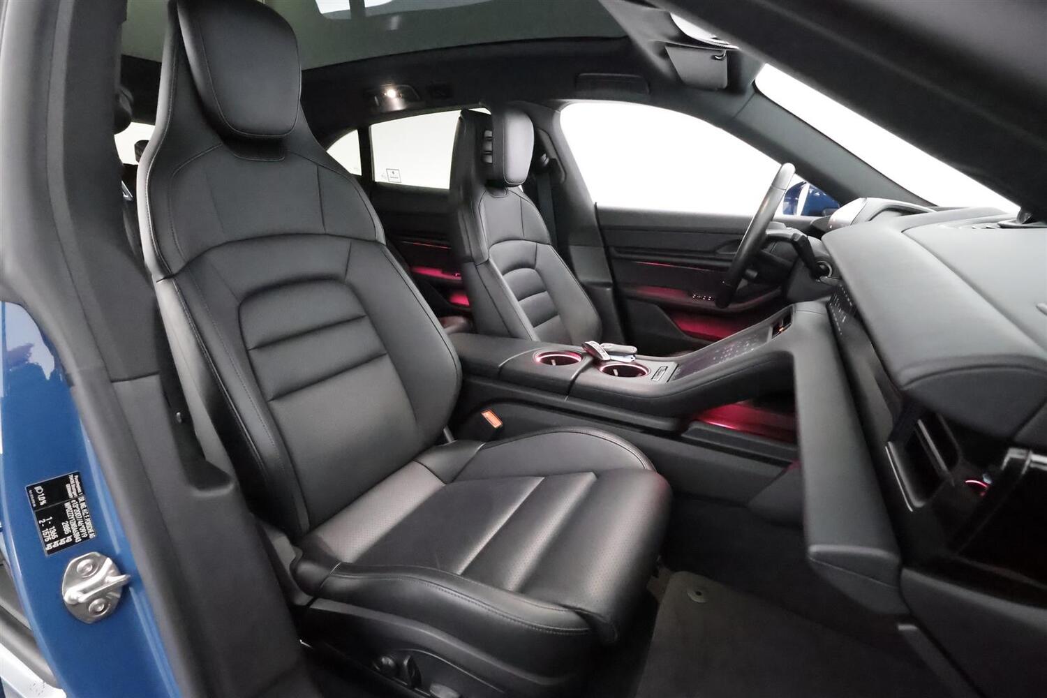 Porsche Taycan vaihtoauto