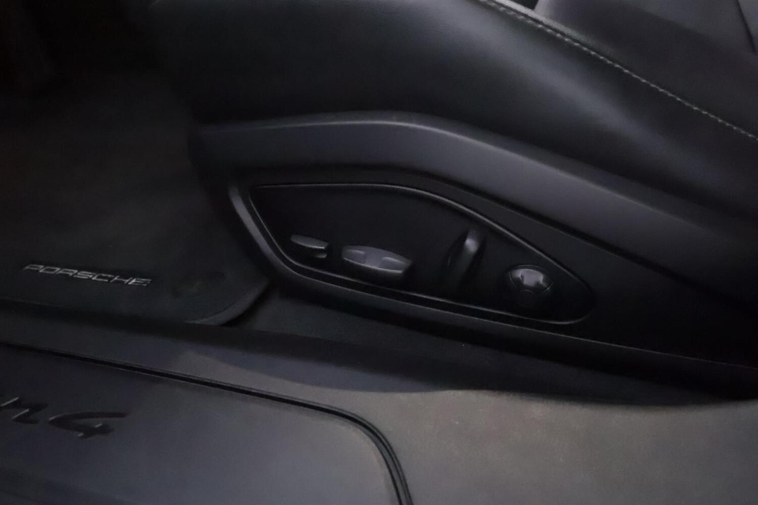 Porsche Taycan vaihtoauto