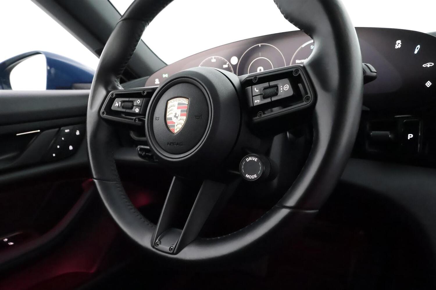 Porsche Taycan vaihtoauto