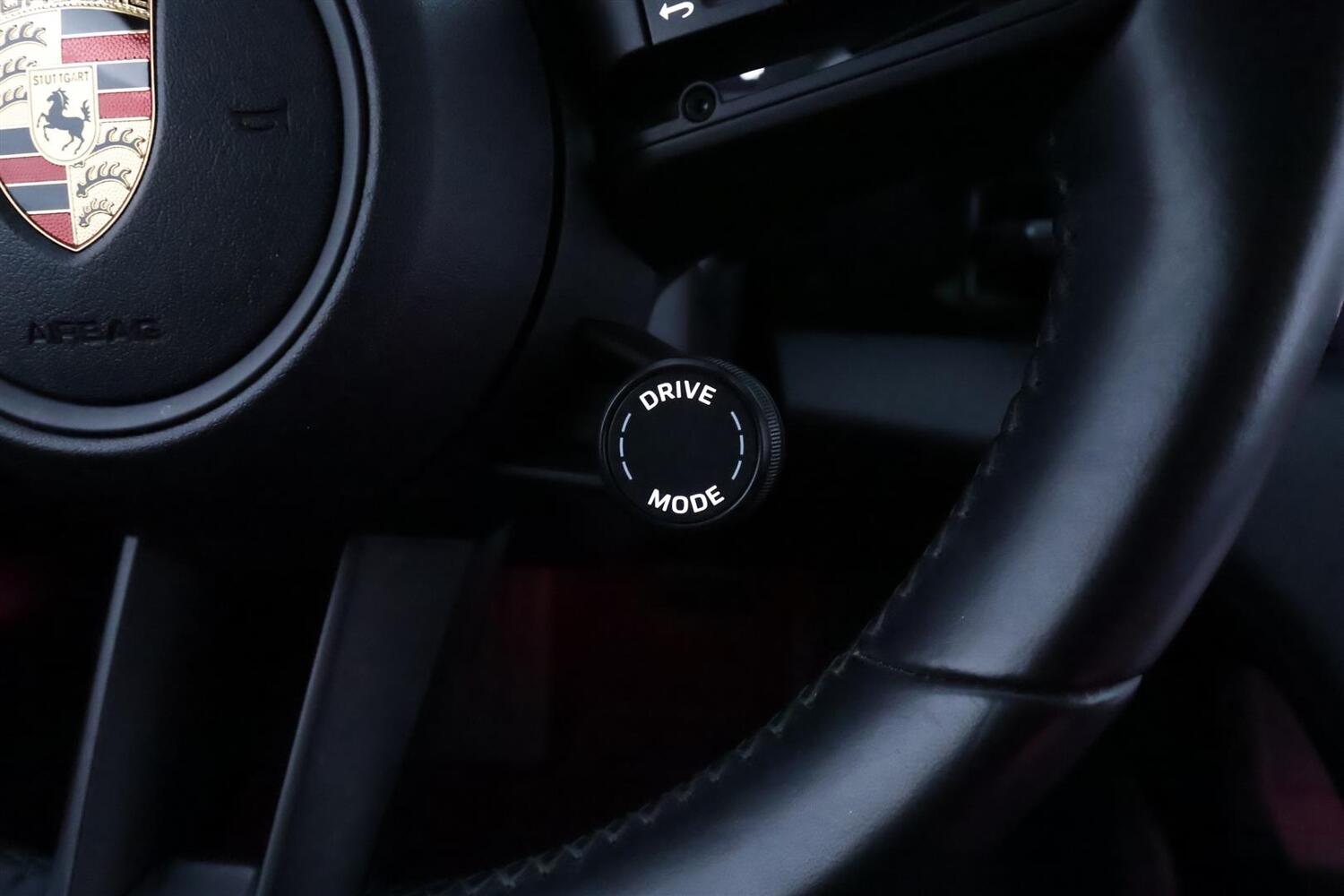 Porsche Taycan vaihtoauto
