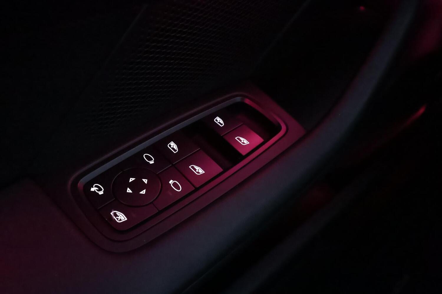 Porsche Taycan vaihtoauto
