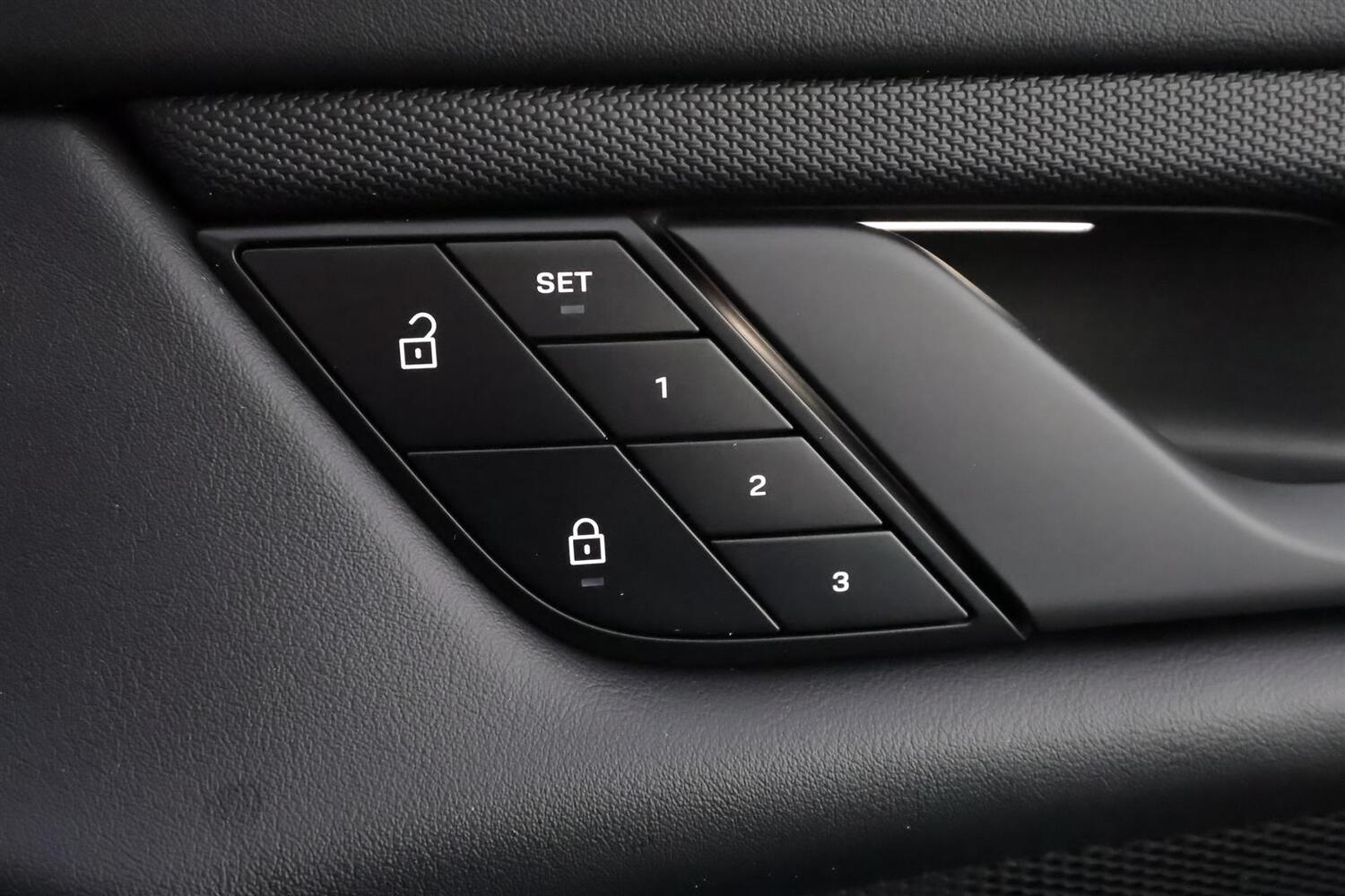 Porsche Taycan vaihtoauto