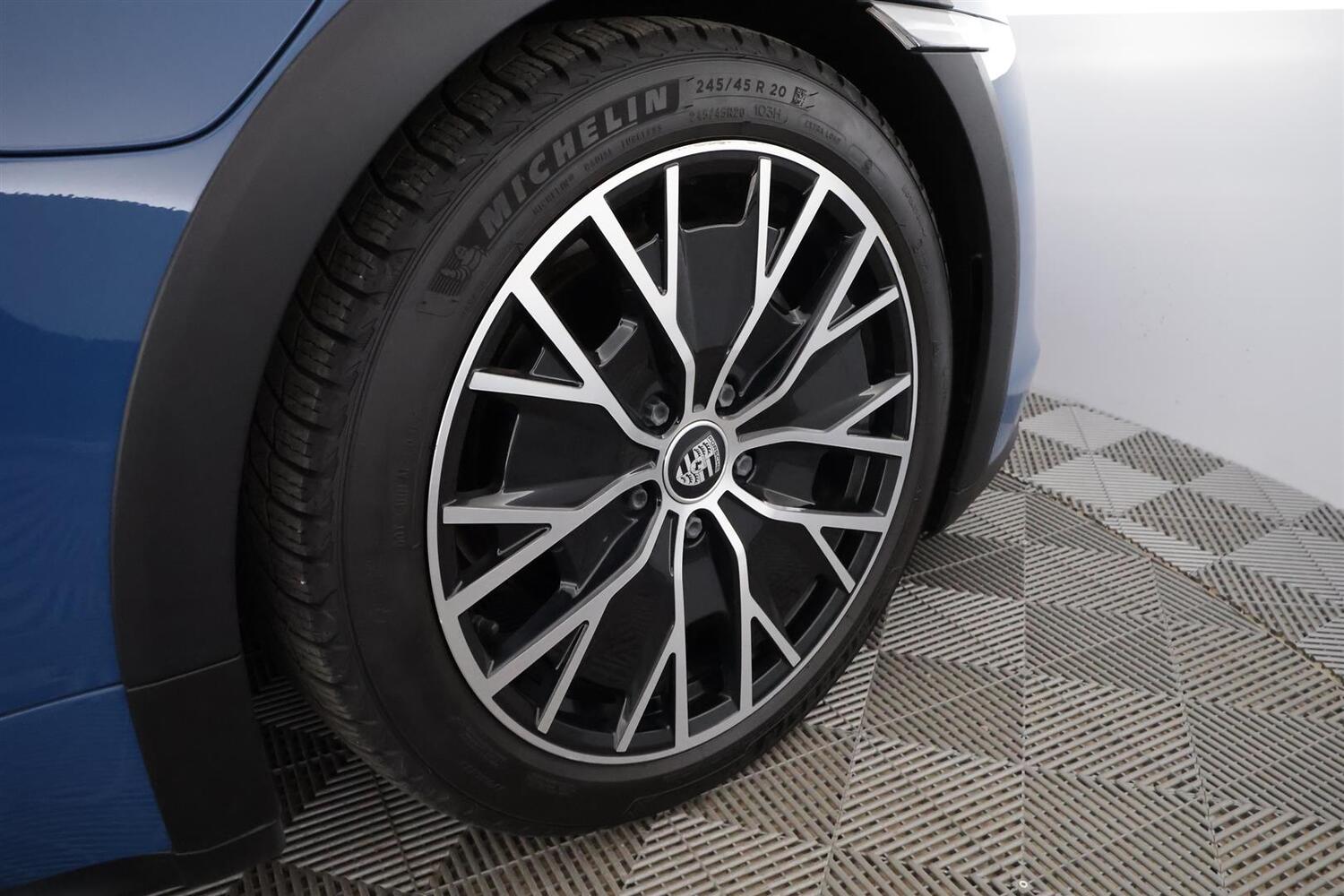 Porsche Taycan vaihtoauto