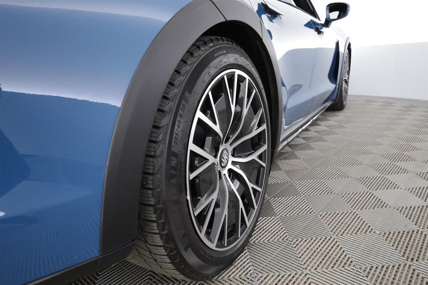 Porsche Taycan vaihtoauto