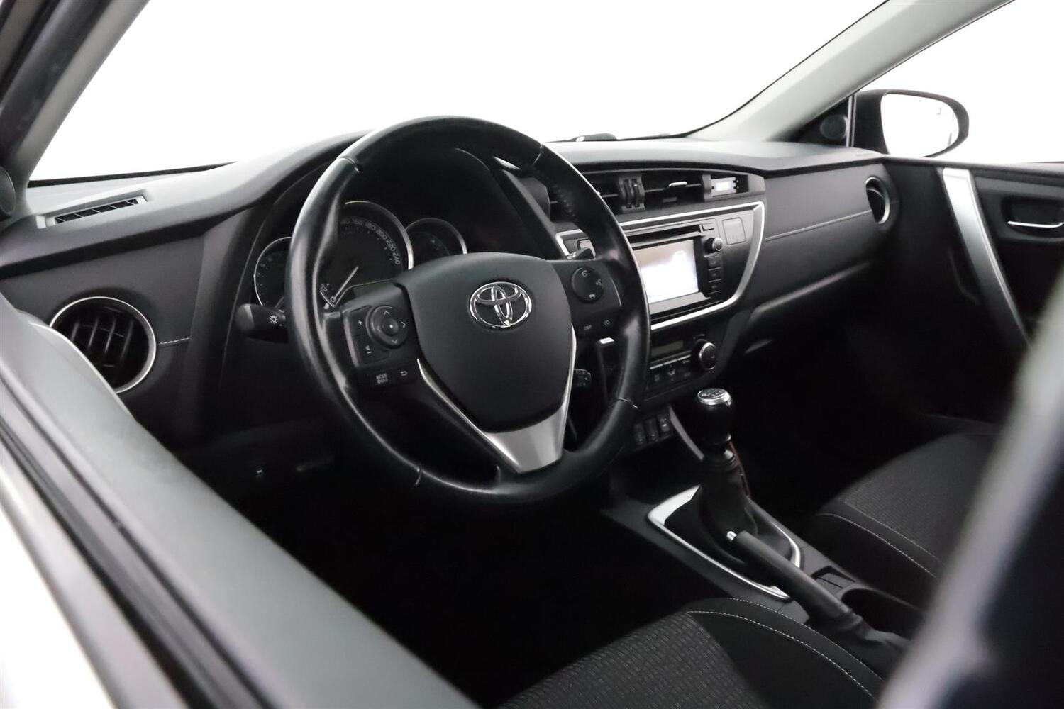 Toyota Auris vaihtoauto