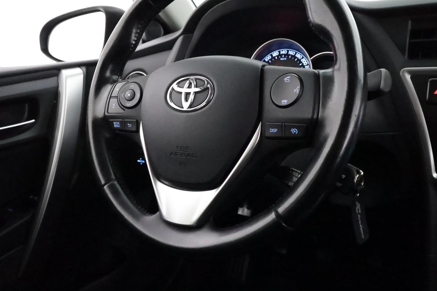 Toyota Auris vaihtoauto
