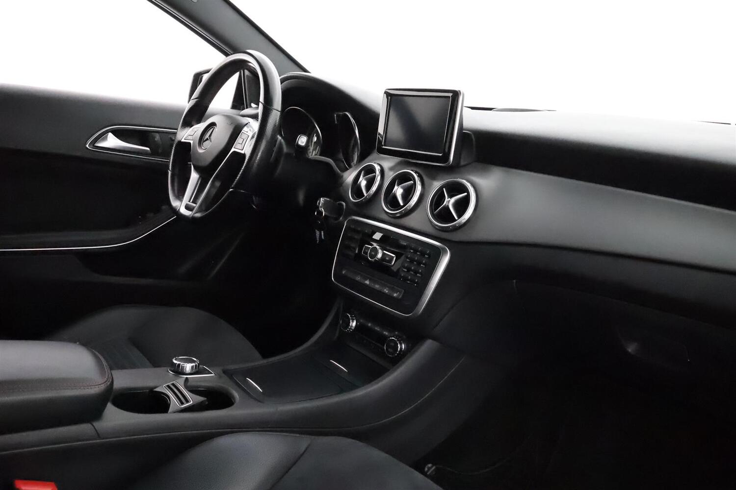 Mercedes-Benz GLA vaihtoauto