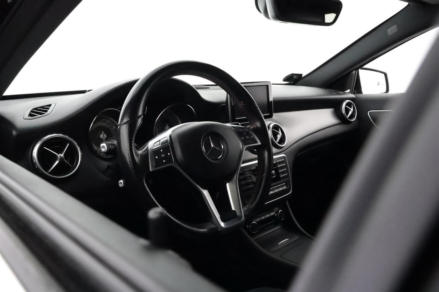 Mercedes-Benz GLA vaihtoauto