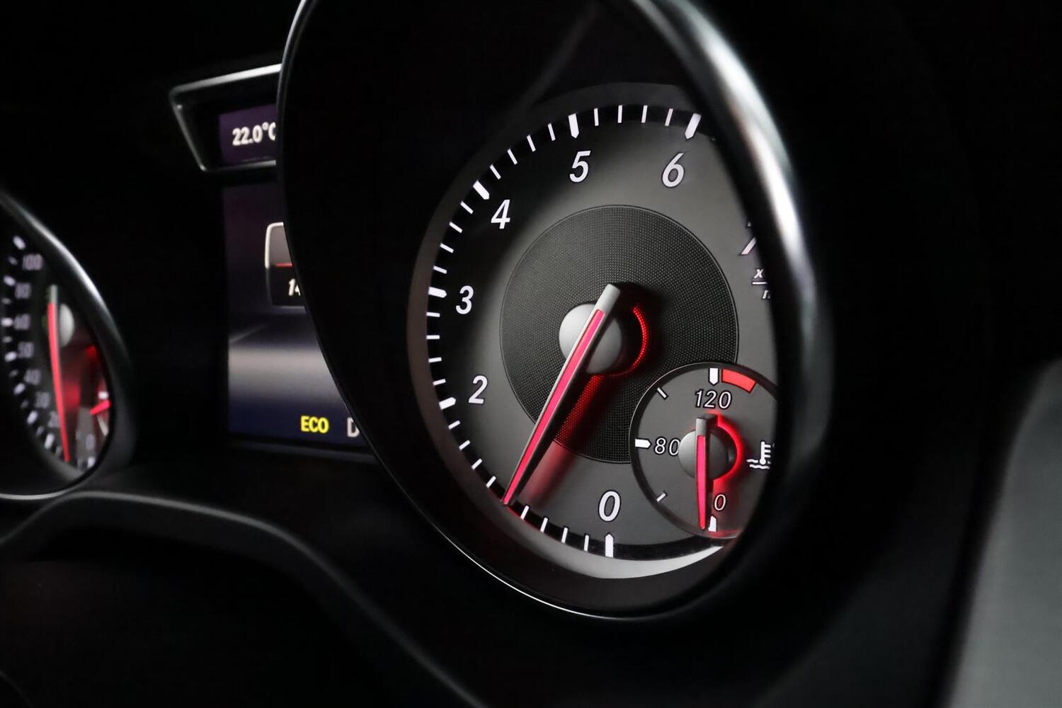 Mercedes-Benz GLA vaihtoauto